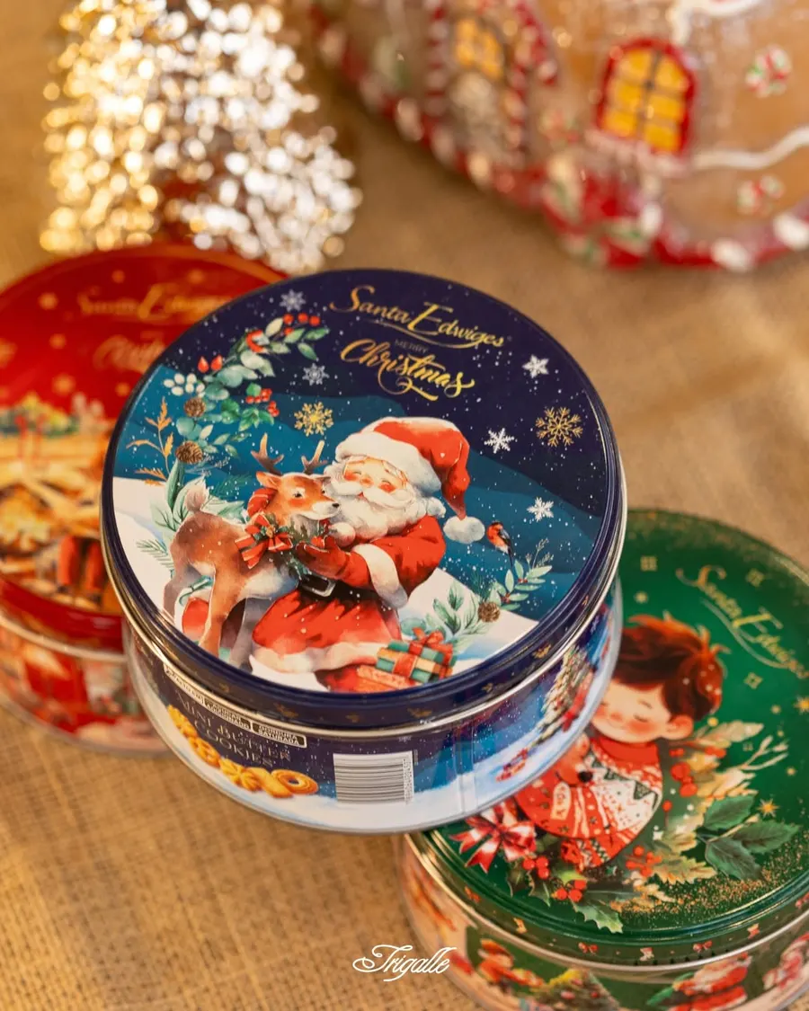 Latas de biscoitos natalinos